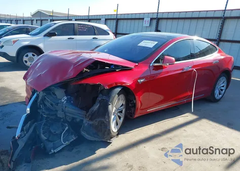 2016 Tesla Model S 60/70/75/85 z USA, uszkodzony, nr VIN 5YJSA1E13GF147194